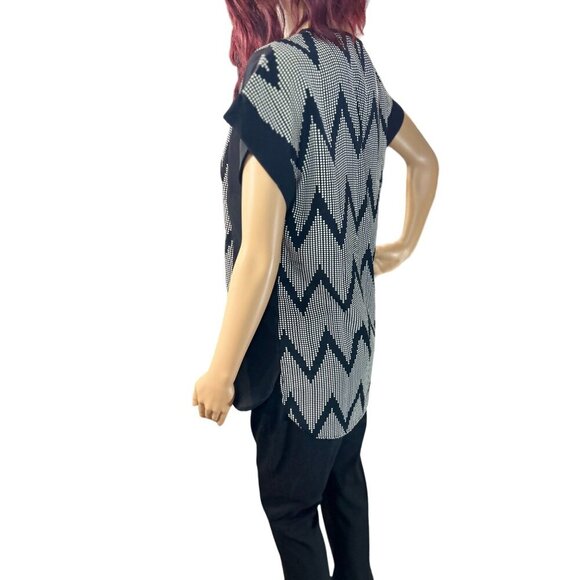 (6 for $25)faith & joy Short Sleeve Chevron Loose Fit Blouse size small - Picture 3 of 8